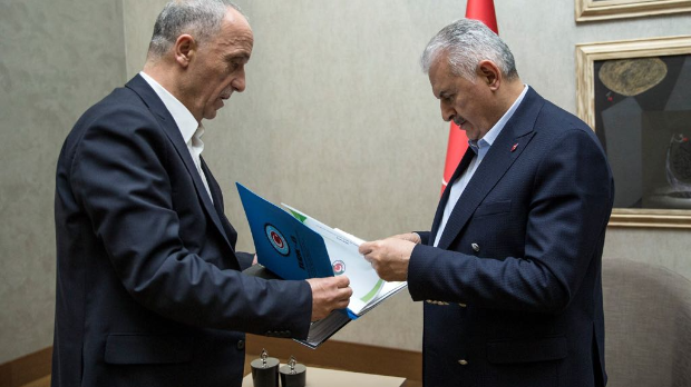 1 Milyon 690 Bin İmzayı Başbakan Sayın Binali Yıldırım’a Takdim Etti.